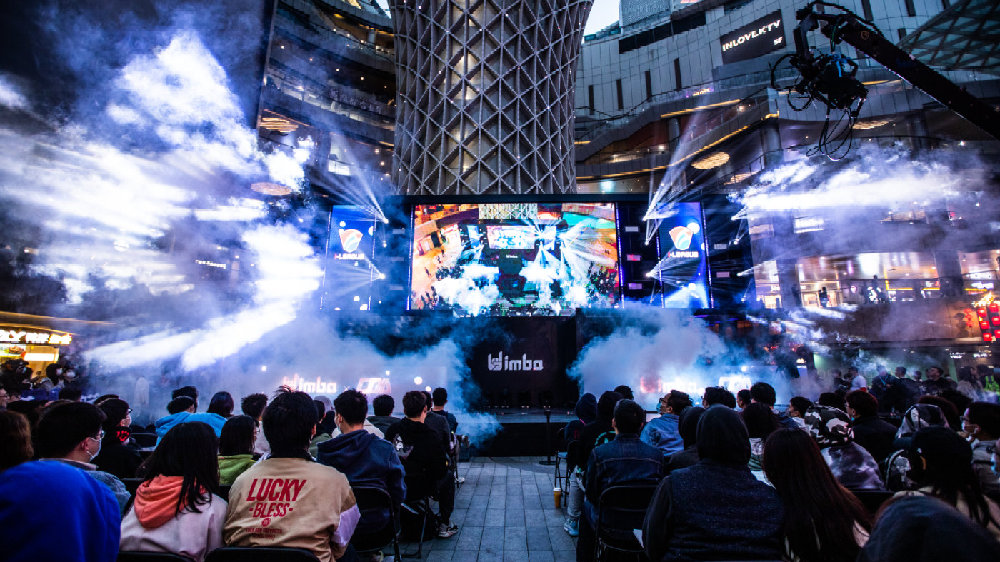 吸引了来自 吸引了来自