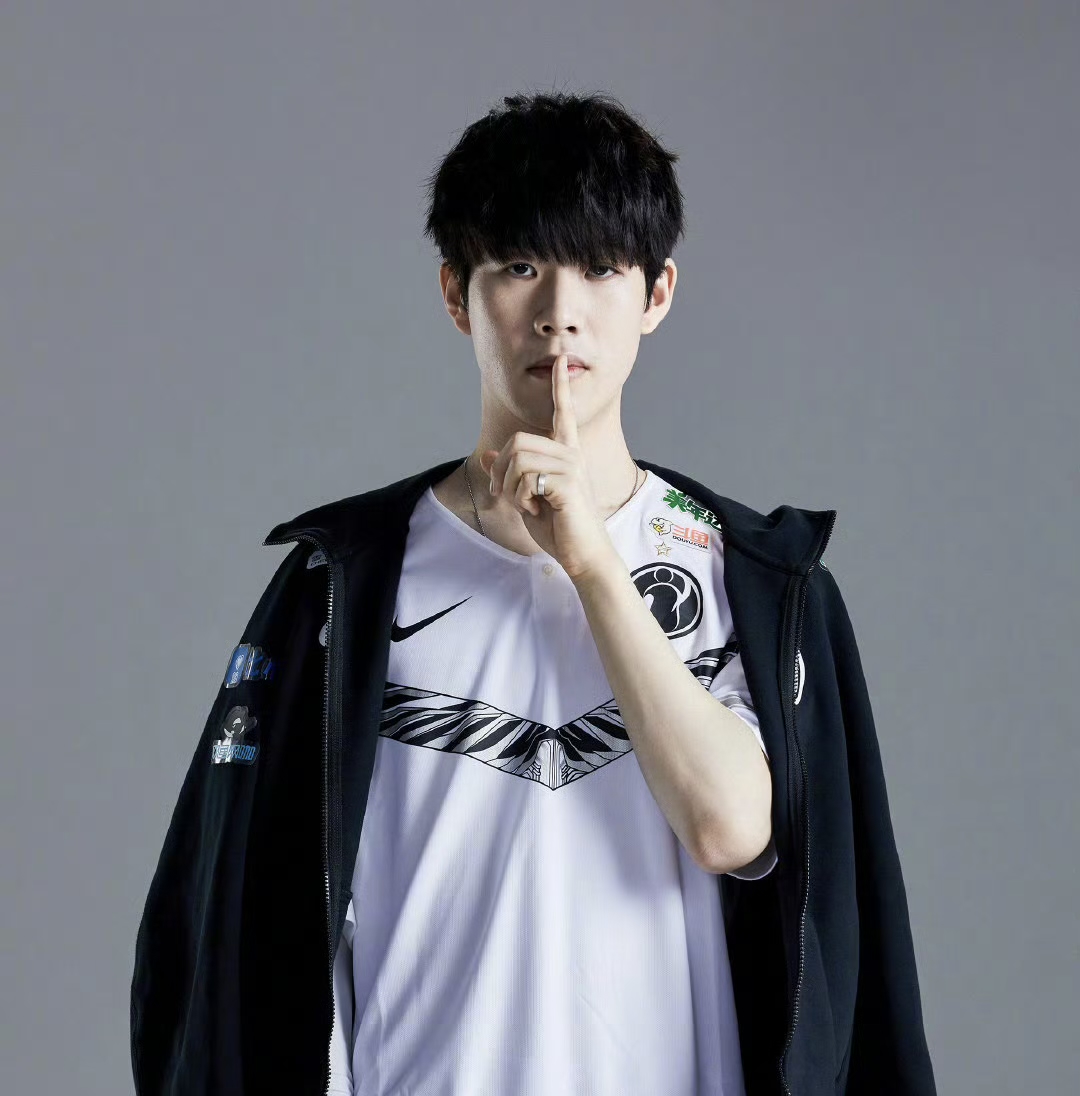 在经历一个 在经历一个